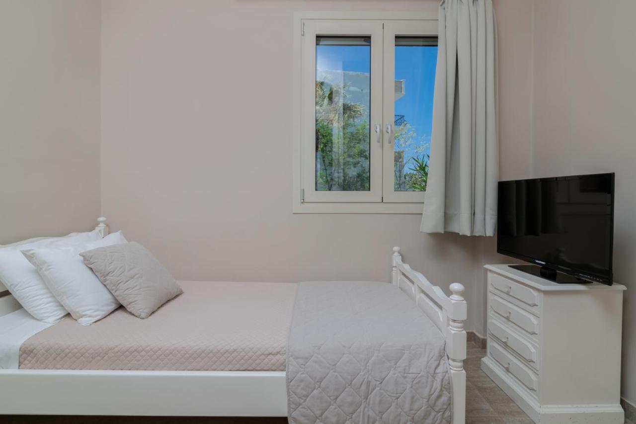 Villa Elizabeth - Seafront Classic Villa! Argassi Exterior photo